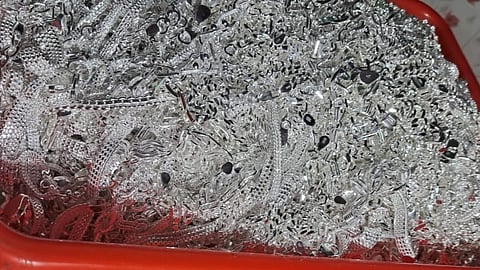 चांदी ने भरी जबरदस्त उछाल, बनाया नया रिकॉर्ड