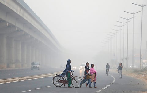 दिल्ली गैस चैंबर में तब्दील, AQI 400 के पार 