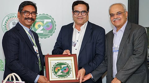 झारखंड के मुख्यमंत्री हेमंत सोरेन व अन्य