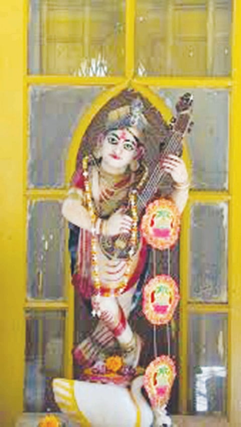 राजस्थान से आयी सरस्वती की मूर्ति, हावड़ा के दास घर में आज विशेष पूजा