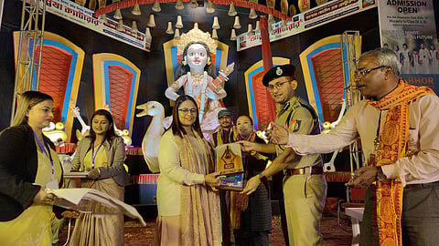 उद्घाटन में उपस्थित पुलिस अधिकारी