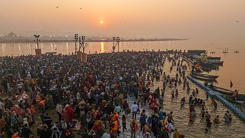 वसंत पंचमी पर 2.10 करोड़ श्रद्धालुओं ने लगाई पवित्र डुबकी