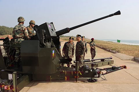 गणतंत्र दिवस परेड: 'ऑपरेशन सिंदूर' की L-70 गन बनी आकर्षण