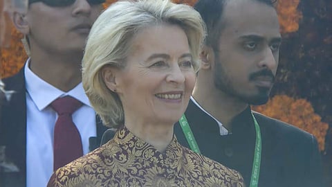 यूरोपीय संघ के शीर्ष नेताओं ने बढ़ाई परेड की शोभा