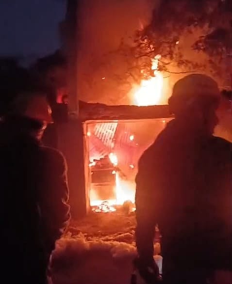 पानागढ़ में रुई की दुकान में आग लगने से महिला झुलसी