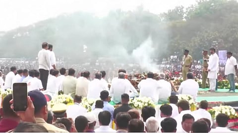 महाराष्ट्र के 'दादा' अजित पवार पंचतत्‍व में विलीन 