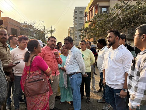 लिलुआ में सड़कों का जायजा लेने मैदान में उतरे कैलाश मिश्रा