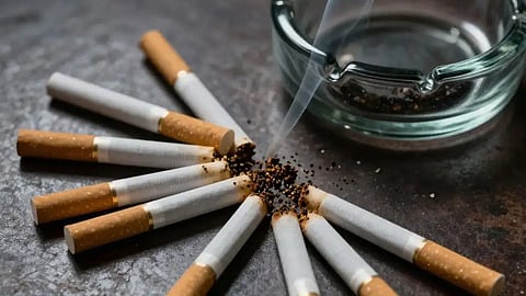 बजटः सिगरेट पीने वालों को क्या सरकार ने दी सजा?