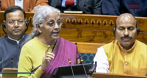 निर्मला सीतारमण के बजट भाषण खत्म करते ही शेयर बाजार में हाहाकार, बाद में हुआ सुधार