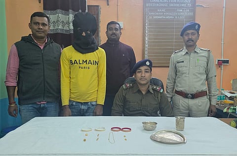 Two major theft incidents uncovered in Dakshineswar.
