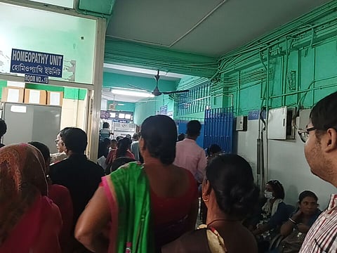 सिलीगुड़ी अस्पताल में मरीजों की भीड़ 