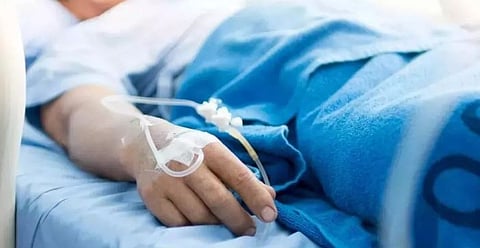 A secondary school student was brutally beaten for protesting against the insult of his father; the student went straight from the hospital to take his exam.