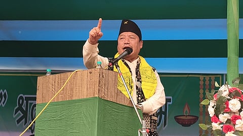 भाषण देते गोर्खा जनमुक्ति मोर्चा अध्यक्ष बिमल गुरुंग

