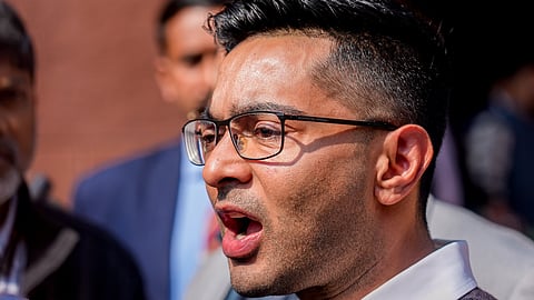 नोटिस देने से पहले एक बार बिरला से बात करनी चाहिए थी: अभिषेक बनर्जी