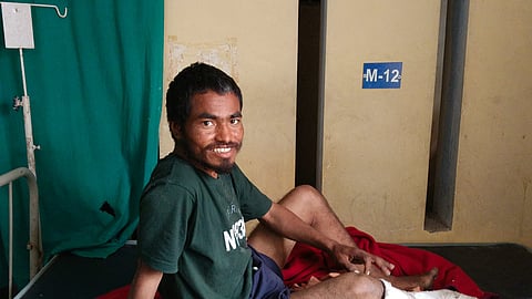 मानसिक रूप से  बीमार मुकेश की तस्वीर