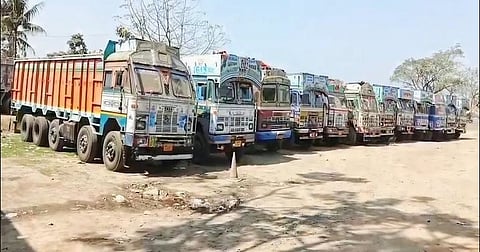 Bangladesh elections: Petrapole trade halted!