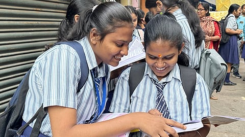 HS : 99% उपस्थिति के साथ पहले दिन की परीक्षा संपन्न