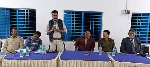 शिवरात्रि को लेकर हीरापुर थाना में की गई बैठक