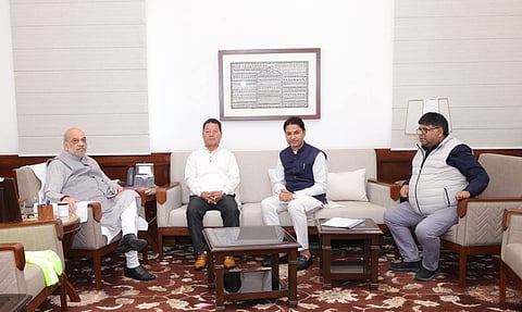 बैठक में शामिल गृह मंत्री अमित शाह और प्रतिनिधि
