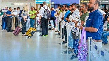 भारत बनाम पाकिस्तान: श्रीलंका में पर्यटन और अर्थव्यवस्था को कितना मिल रहा बूम?