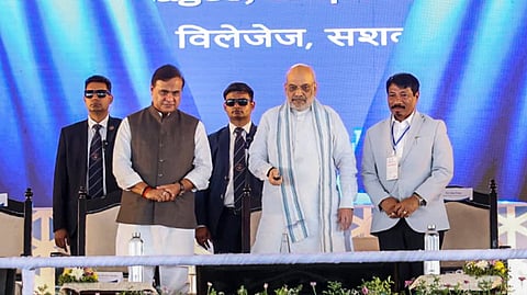 असम में जीवंत ग्राम कार्यक्रम की शुरुआत करते गृह मंत्री अमित शाह।