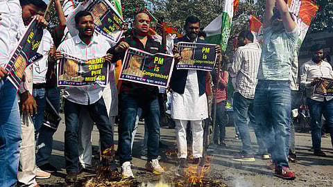 युवा कांग्रेस के कार्यकर्ताओं का विरोध-प्रदर्शन