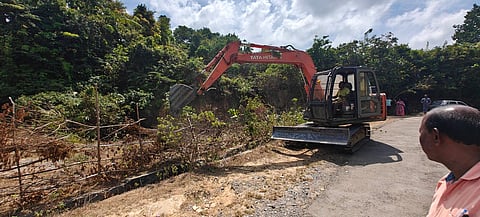 जिला प्रशासन ने अतिक्रमणकारियों से 2,400 वर्ग मीटर सरकारी भूमि को मुक्त कराया