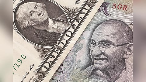 रुपया सात पैसे बढ़कर 90.87 प्रति डॉलर पर