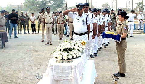 ट्रैफिक पुलिस कांस्टेबल अमित उरांव को दी गई अंतिम विदाई