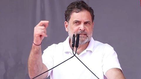 भोपाल में किसान महापंचायत में बोलते राहुल गांधी। 