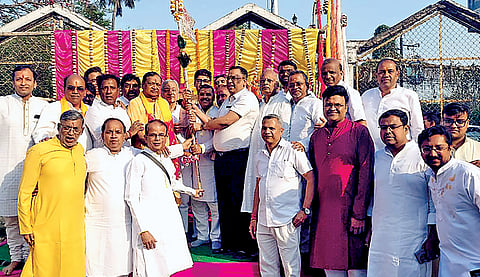 श्री श्याम मंदिर घुसुड़ीधाम ‘परिवार’ की रजत निशान शोभायात्रा में 111 मीटर लम्बा निशान बना आकर्षण का केन्द्र 