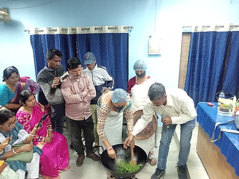 ट्रेनिंग कोर्स में शामिल महिलाएं