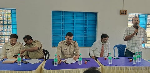 सांप्रदायिक सौहार्द बनाने के लिए पुलिस ने की बैठक