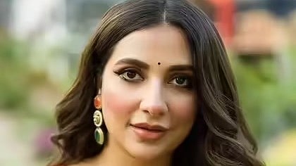 फ्लाइट्स रद्द, दुबई में बेटे के साथ फंसी शुभश्री !