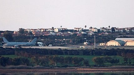 साइप्रस स्थित ब्रिटिस एयरफोर्स बेस पर ड्रोन हमला हुआ।