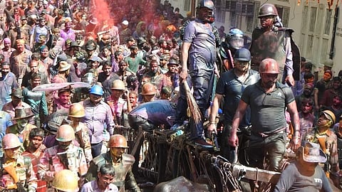 'लाट साहब' का जुलूस