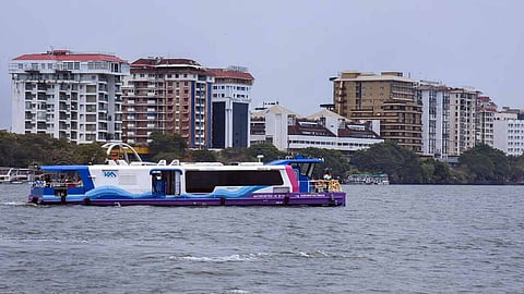 कोच्चि की तर्ज पर अब गंगा में ‘वॉटर मेट्रो’ की योजना, राज्य सरकार कर रही विचार


