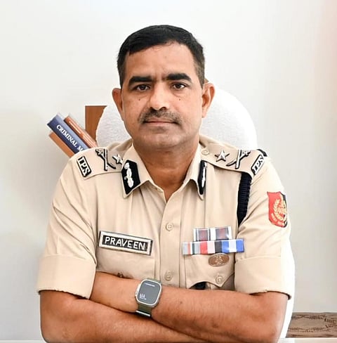 Bhatpara's braveheart Saurav's brother gets a job in the police!
