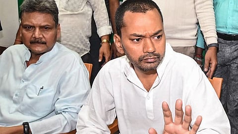 JDU के नेता निशांत कुमार पार्टी के प्रदेश कार्यालय पहुंचे