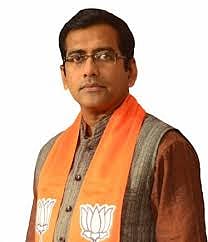  देबजीत सरकार