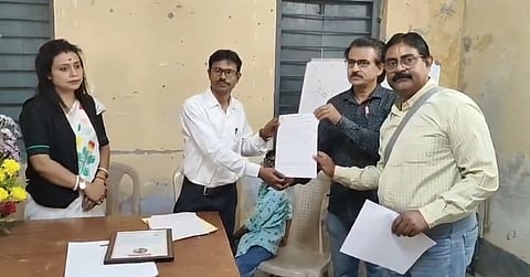 वकील चिरंतन देबनाथ और मौमिता रॉय चौधरी व अन्य
