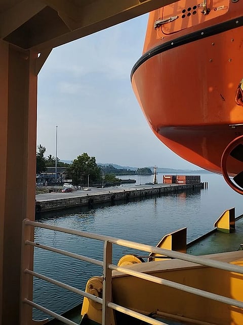 मायाबंदर हार्बर में नेविगेशन लाइटें बंद रहने पर पूर्व प्रमुख ने उठाई चिंता