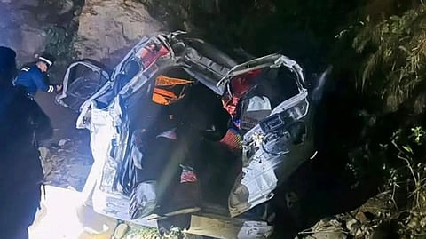 पड़ोसी देश में भारतीय तीर्थयात्रियों की बस दुर्घटनाग्रस्त, 7 की मौत