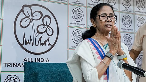 संवाददाता सम्मेलन में मुख्यमंत्री और तृणमूल सुप्रीमो ममता बनर्जी।