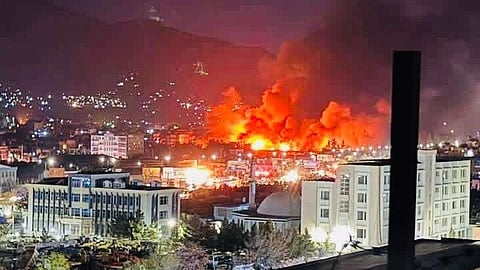 काबुल में एयरस्ट्राइक के बाद का दृश्य।