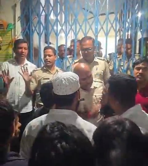 पुलिस अधिकारी पर लगा महिला से दुर्व्यवहार का आरोप 