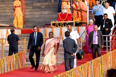 नववर्ष पर राम लला के दर्शन करने अयोध्या पहुंचीं राष्ट्रपति 