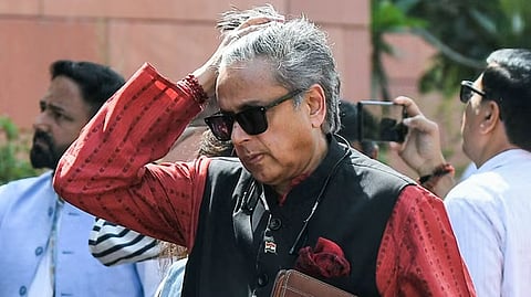 थरूर का बयान: ‘संयम कमजोरी नहीं, ताकत है’