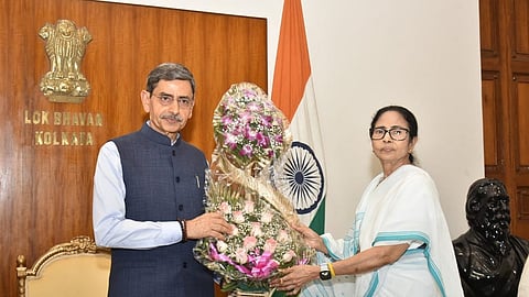 राज्यपाल आर एन रवि से सीएम ममता बनर्जी ने मुलाकात की