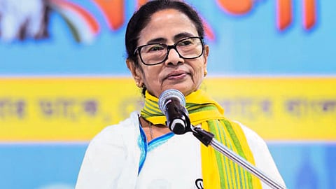 मयनागुड़ी के साथ ही नक्सलबाड़ी में भी चुनौवी रैली को सीएम ममता बनर्जी ने संबोधित किया।